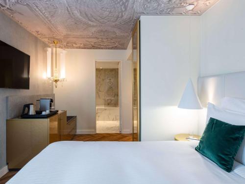 Imagen de la habitación del Hotel Le Louis Hotel Versailles Ch&acirc;teau - MGallery Collection. Foto 14