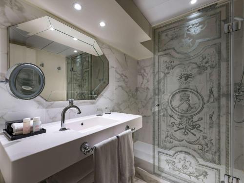 Imagen de la habitación del Hotel Le Louis Hotel Versailles Ch&acirc;teau - MGallery Collection. Foto 19