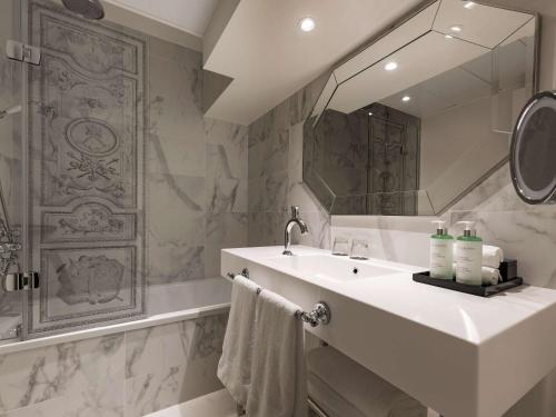 Imagen general del Hotel Le Louis Hotel Versailles Ch&acirc;teau - MGallery Collection. Foto 4