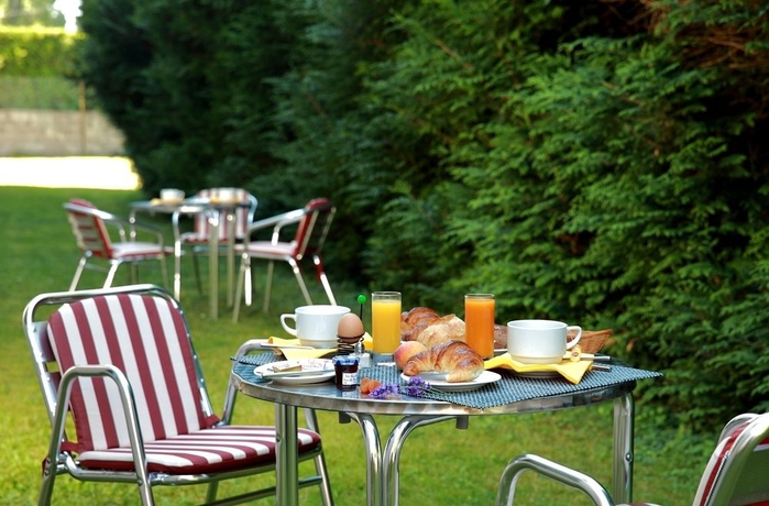 Imagen de los exteriores del Hotel Le Luth. Foto 14