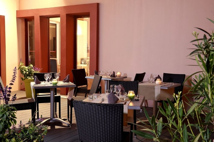 Imagen de los exteriores del Hotel Le Luth. Foto 15