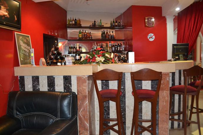 Imagen del bar/restaurante del Hotel Le Luxtral H&ocirc;tel. Foto 2