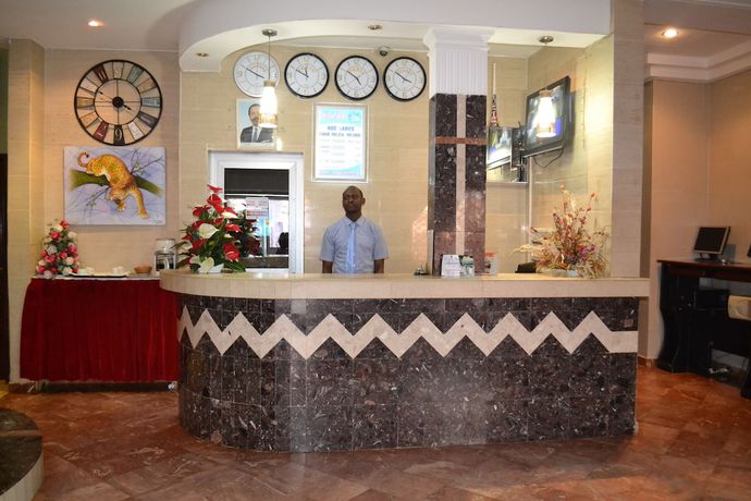 Imagen de los interiores del Hotel Le Luxtral H&ocirc;tel. Foto 18