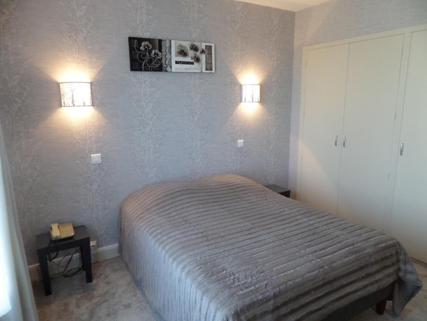 Imagen de la habitación del Hotel Le Lyon Vert. Foto 12