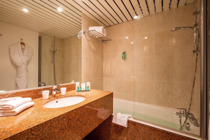 Imagen de la habitación del Hotel Le M & Spa by Hôtels & Préférence. Foto 10