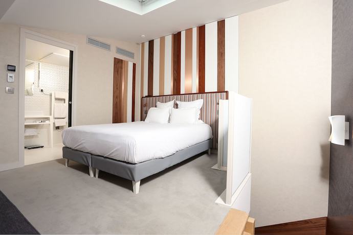 Imagen de la habitación del Hotel Le Malown. Foto 8