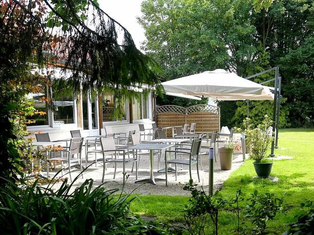 Imagen de los exteriores del Hotel Le Manoir De Gavrelle. Foto 8