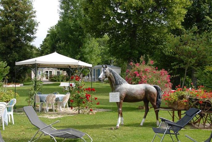 Imagen de los exteriores del Hotel Le Manoir De L'Onde. Foto 15