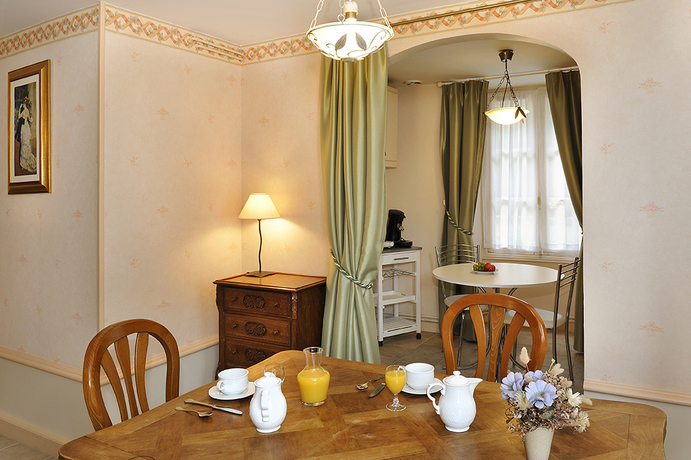 Imagen de la habitación del Hotel Le Manoir De La Giraudière. Foto 2