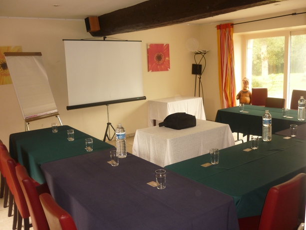 Imagen de los interiores del Hotel Le Manoir Des Portes. Foto 17