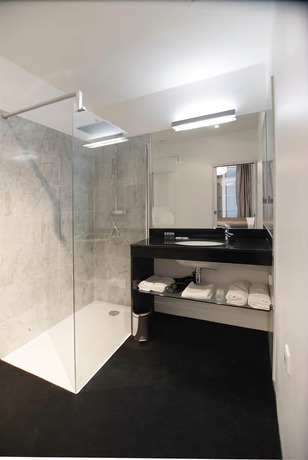 Imagen de la habitación del Hotel Le Manoir, LA ROCHELLE. Foto 8