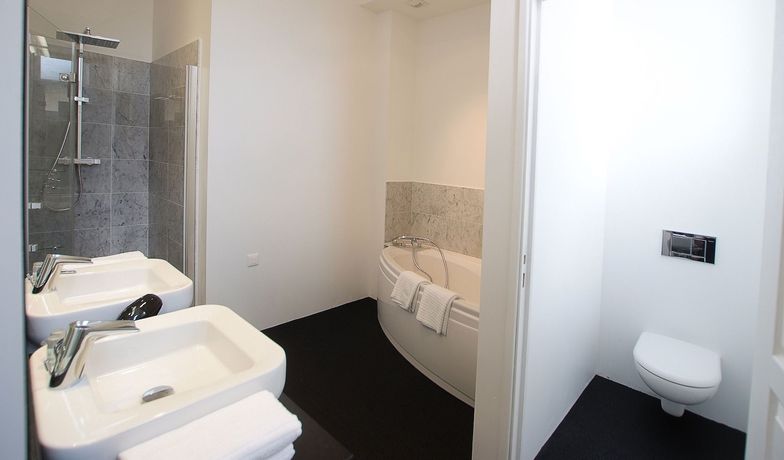 Imagen de la habitación del Hotel Le Manoir, LA ROCHELLE. Foto 11