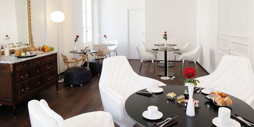 Imagen del bar/restaurante del Hotel Le Manoir, LA ROCHELLE. Foto 4