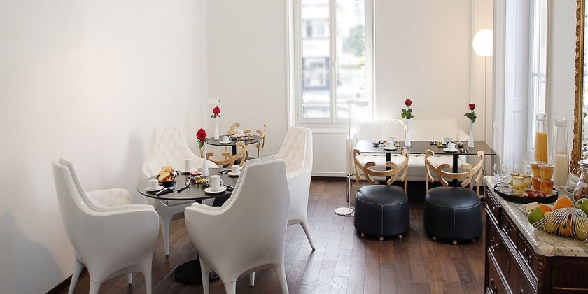 Imagen del bar/restaurante del Hotel Le Manoir, LA ROCHELLE. Foto 6