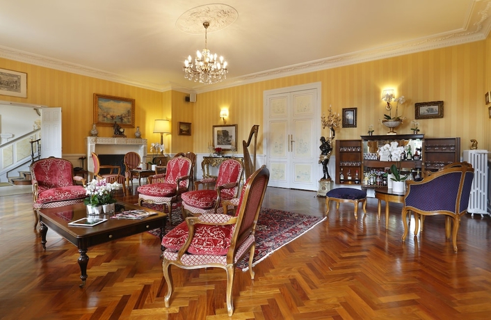 Imagen del bar/restaurante del Hotel Le Manoir Les Minimes. Foto 2