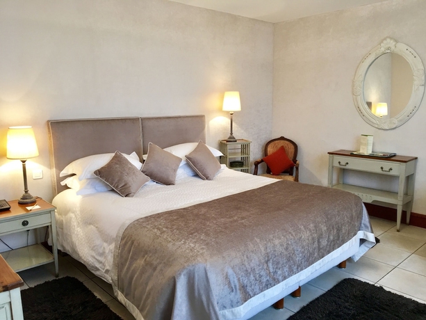Imagen de la habitación del Hotel Le Manoir Les Minimes. Foto 14