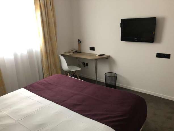 Imagen de la habitación del Hotel Le Manoir, Orchies. Foto 6