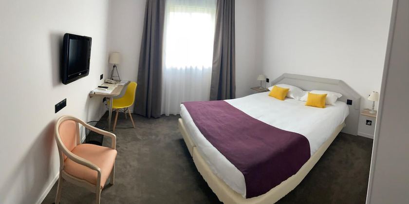 Imagen de la habitación del Hotel Le Manoir, Orchies. Foto 8