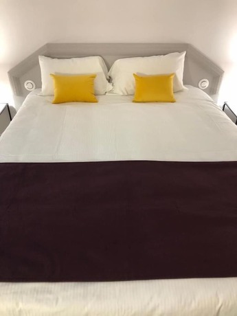 Imagen de la habitación del Hotel Le Manoir, Orchies. Foto 19