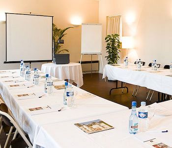 Imagen de los interiores del Hotel Le Mans Country Club. Foto 15