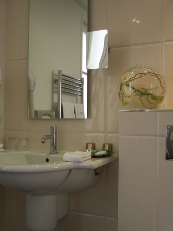 Imagen de la habitación del Hotel Le Marceau Bastille. Foto 6