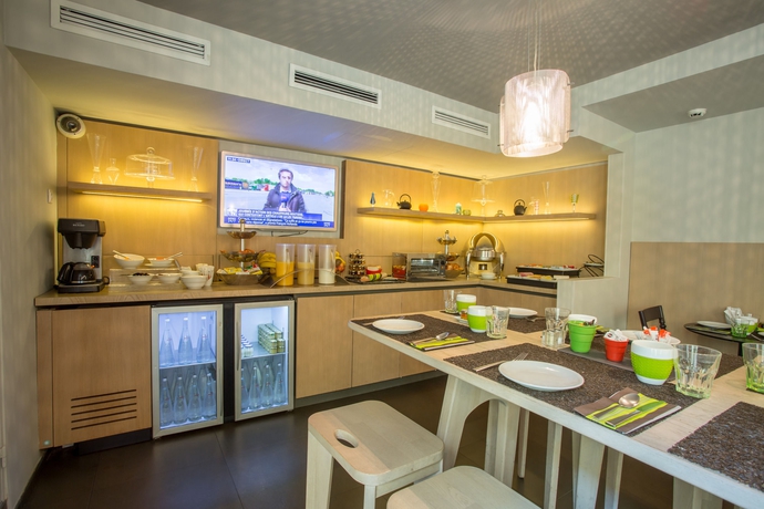 Imagen del bar/restaurante del Hotel Le Marcel. Foto 7