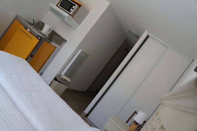 Imagen de la habitación del Hotel Le Marina. Foto 3