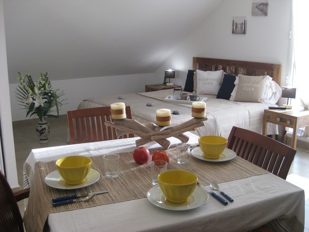 Imagen de la habitación del Hotel Le Marina. Foto 8