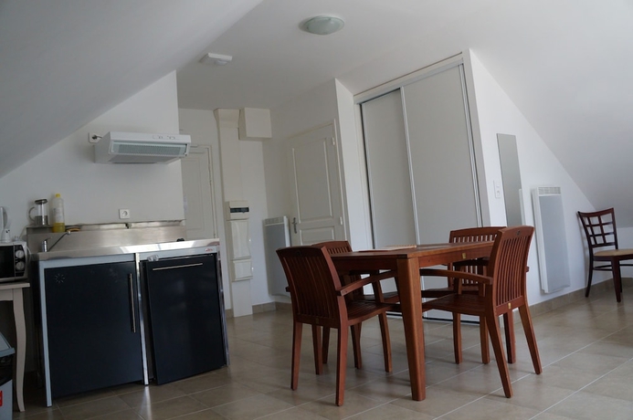Imagen de la habitación del Hotel Le Marina. Foto 9