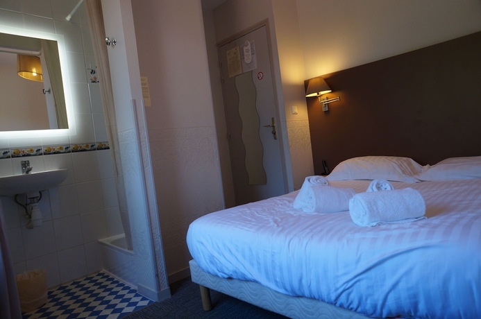 Imagen de la habitación del Hotel Le Marina. Foto 11