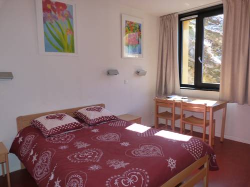 Imagen de la habitación del Hotel Le Marintan. Foto 8