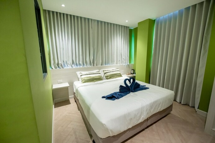 Imagen de la habitación del Hotel Le Maroc Hotel Patong. Foto 6