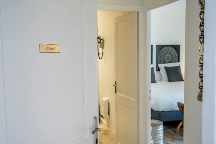 Imagen de la habitación del Hotel Le Mas Angelussi. Foto 10