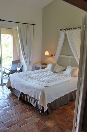 Imagen de la habitación del Hotel Le Mas De Chastelas. Foto 17