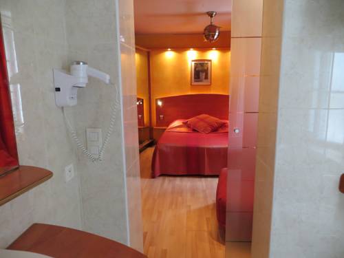 Imagen de la habitación del Hotel Le Mas De La Frigoulette. Foto 10