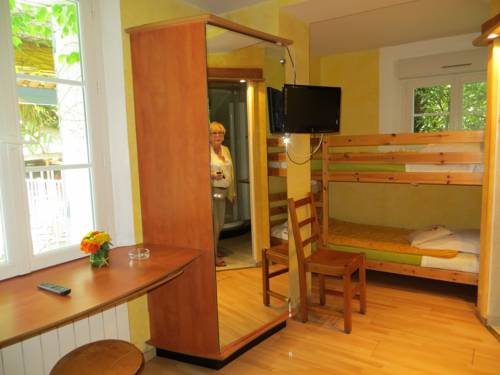 Imagen de la habitación del Hotel Le Mas De La Frigoulette. Foto 15