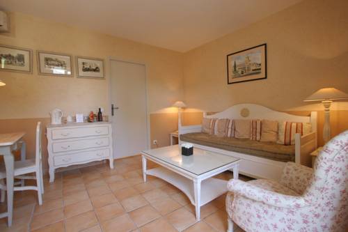 Imagen de la habitación del Hotel Le Mas Des Carassins. Foto 5