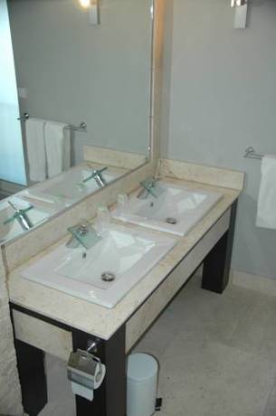 Imagen de la habitación del Hotel Le Mas Des Carassins. Foto 6