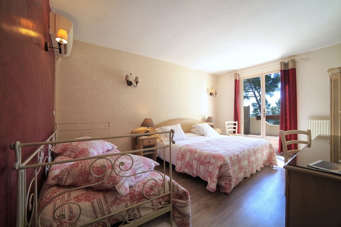 Imagen de la habitación del Hotel Le Mas Des Ecureuils. Foto 3