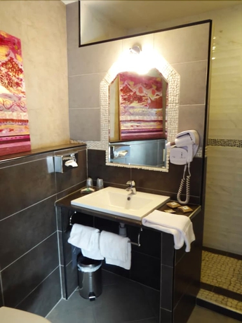 Imagen de la habitación del Hotel Le Mas Des Ecureuils. Foto 9