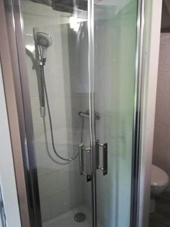 Imagen de la habitación del Hotel Le Mas Des Lilas. Foto 9