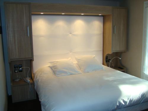 Imagen de la habitación del Hotel Le Mas D'estello. Foto 7