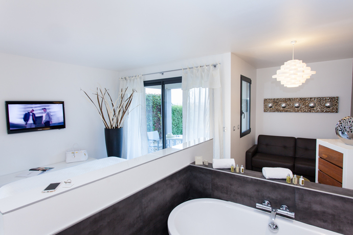 Imagen de la habitación del Hotel Le Mas Du Terme. Foto 4