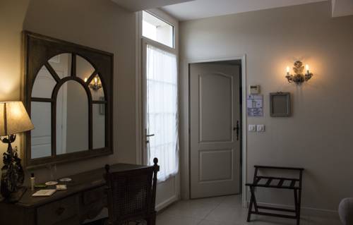 Imagen de la habitación del Hotel Le Mas Saint-joseph. Foto 5