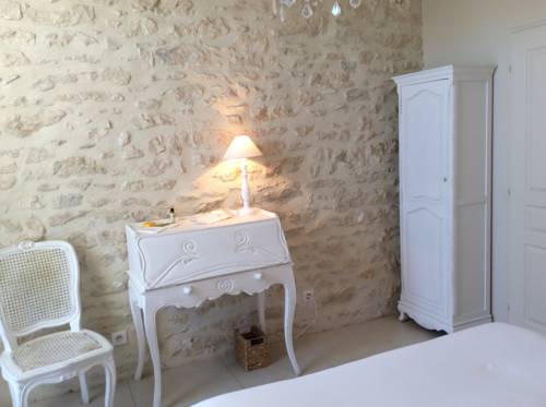 Imagen de la habitación del Hotel Le Mas Saint-joseph. Foto 9