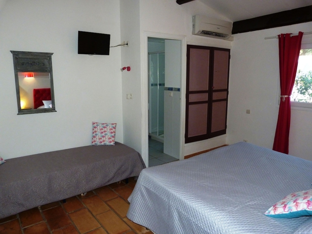 Imagen de la habitación del Hotel Le Mas de Calabrun. Foto 3