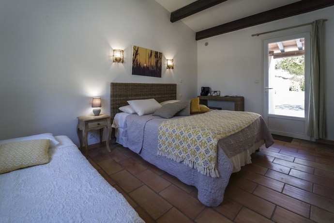 Imagen de la habitación del Hotel Le Mas de Calabrun. Foto 5