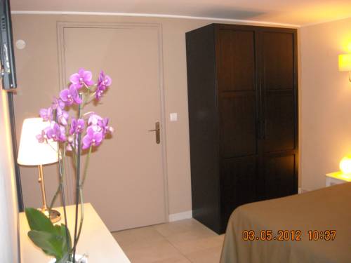 Imagen de la habitación del Hotel Le M&eacute;dieval. Foto 2