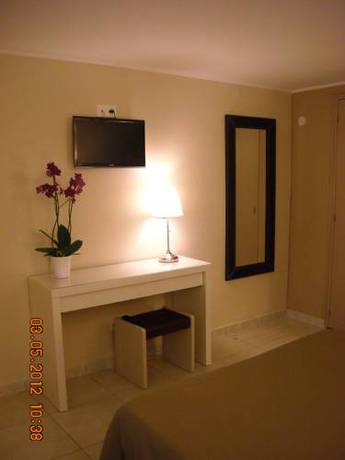 Imagen de la habitación del Hotel Le M&eacute;dieval. Foto 4