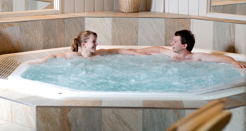 Imagen de la piscina del Hotel Le Ménestrel. Foto 15